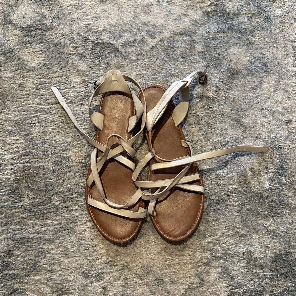 Women's Strappy Sandals in Cream